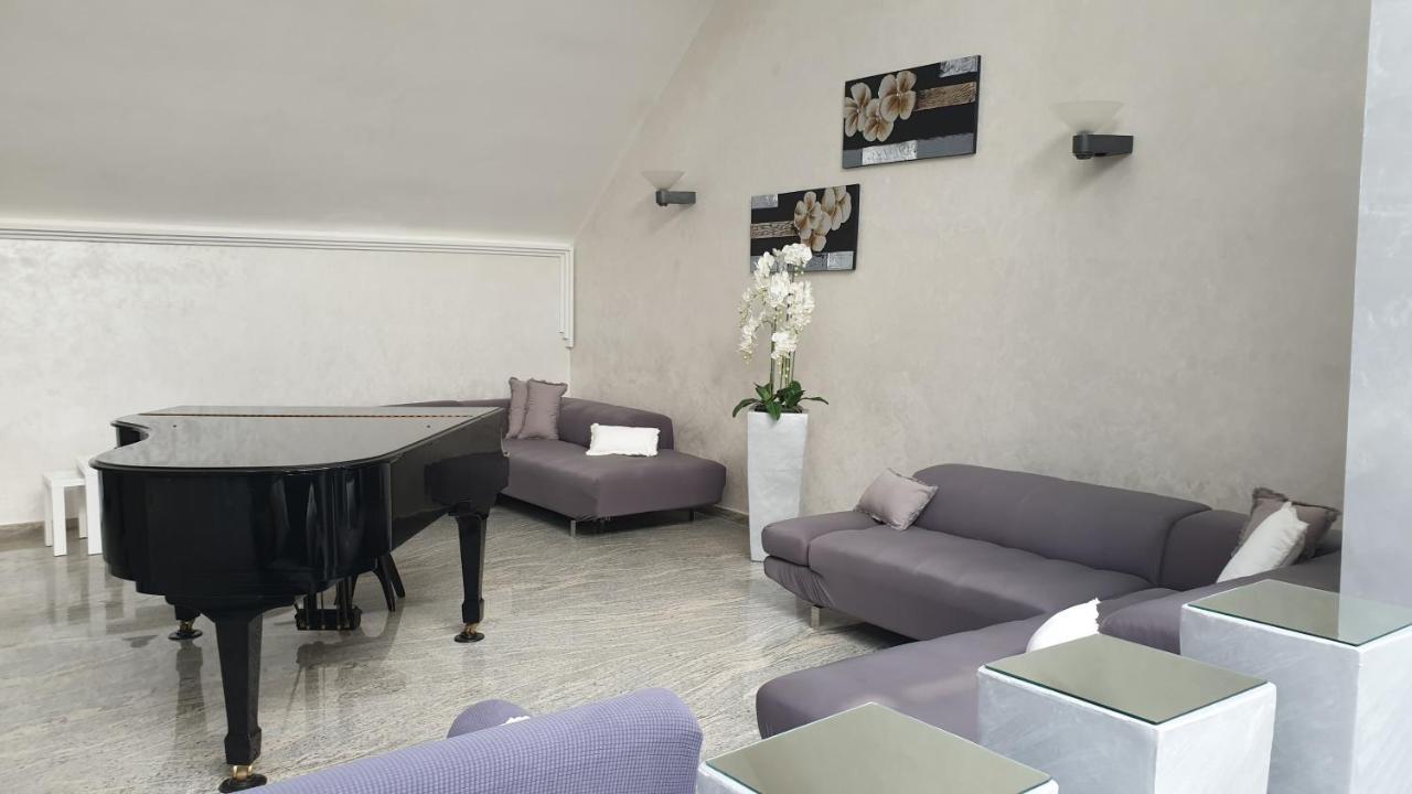 Palahotel Vallenoce Decollatura Екстер'єр фото