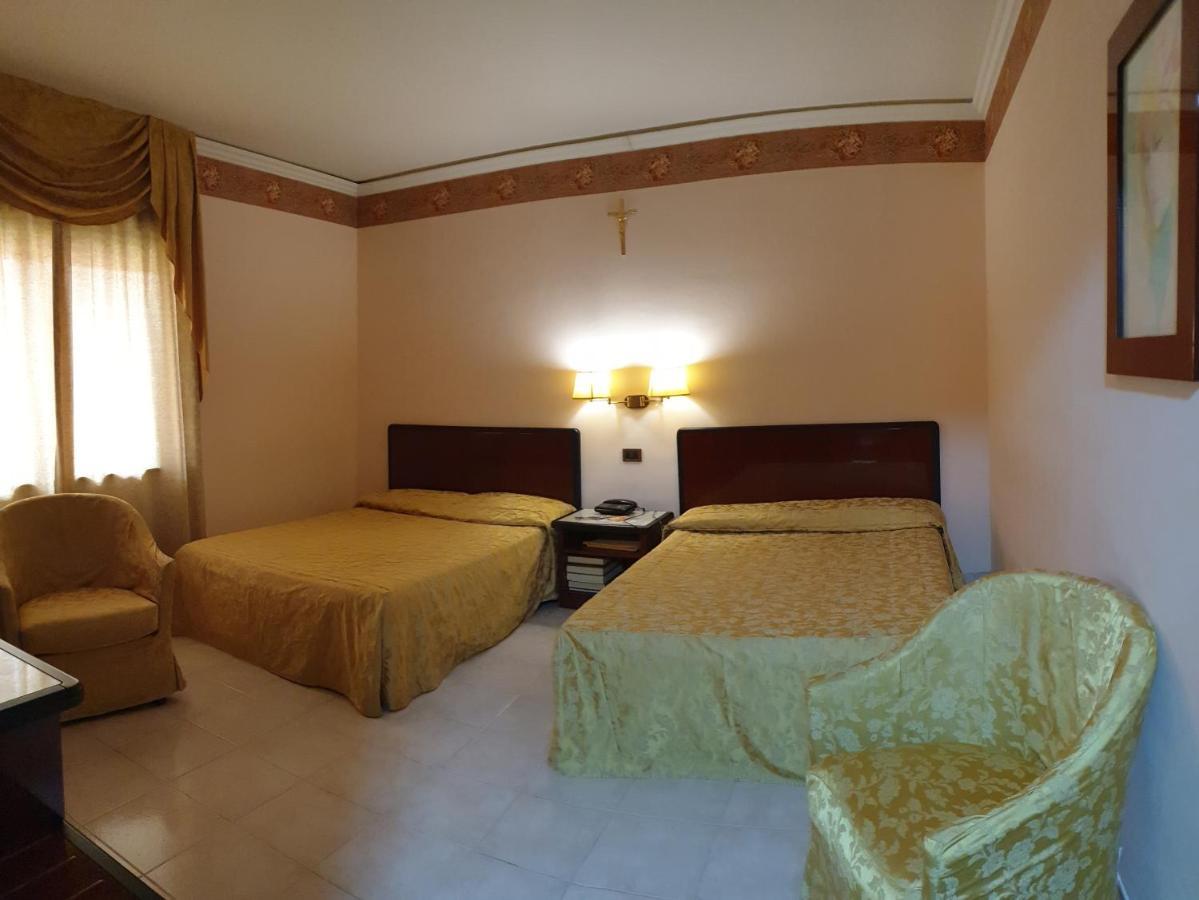 Palahotel Vallenoce Decollatura Екстер'єр фото