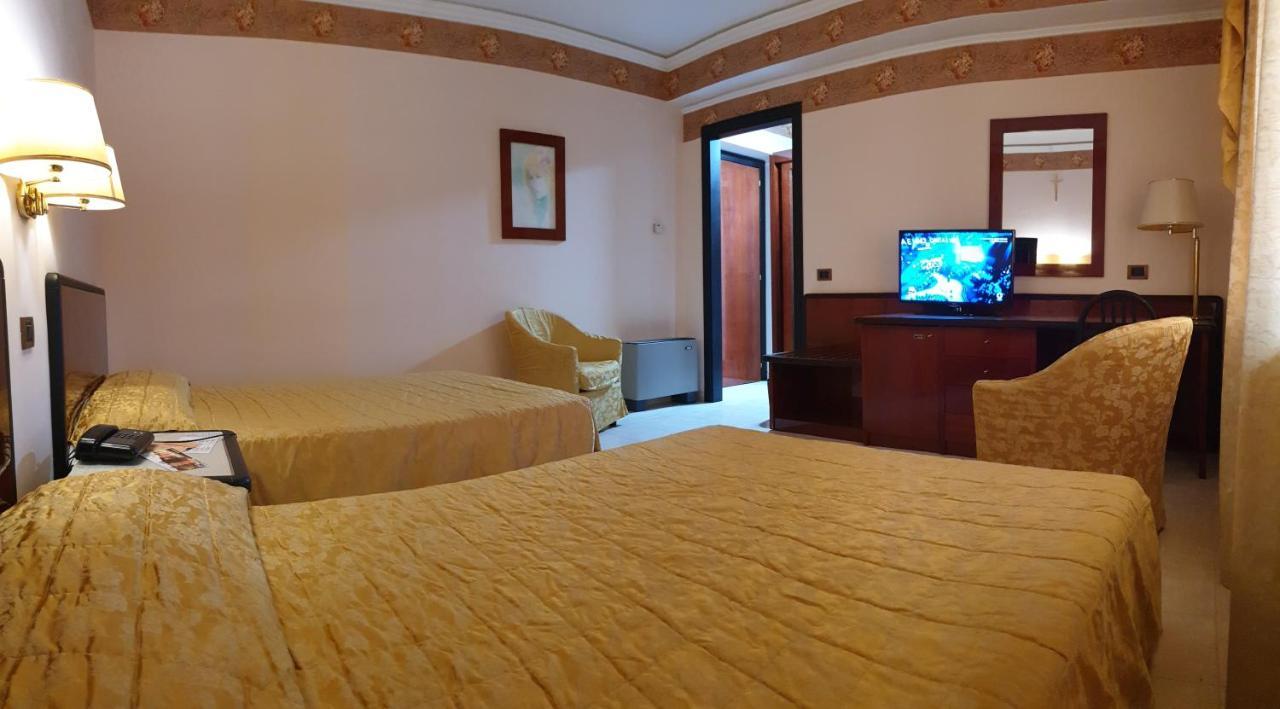 Palahotel Vallenoce Decollatura Екстер'єр фото